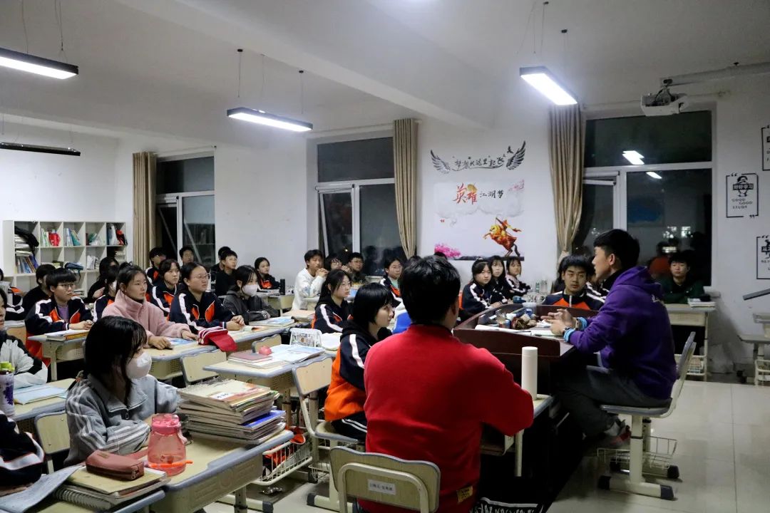 精英华唐勤俭节约周 | 勤俭节约 拒绝浪费 从我做起(图4) 精英华唐艺术高中勤俭节约周