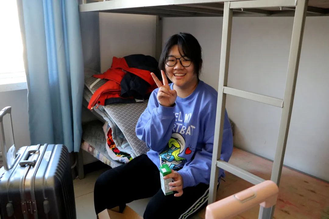 精英华唐开学季 | 春暖花开 欢迎归来(图5) 精英华唐艺术高中开学