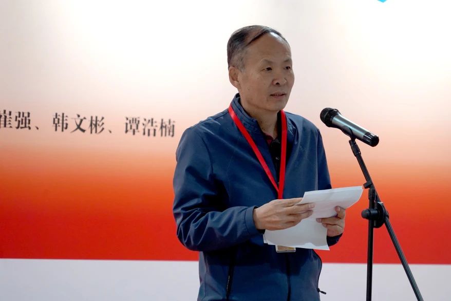 精英华唐艺术高中“唐美术馆”开展