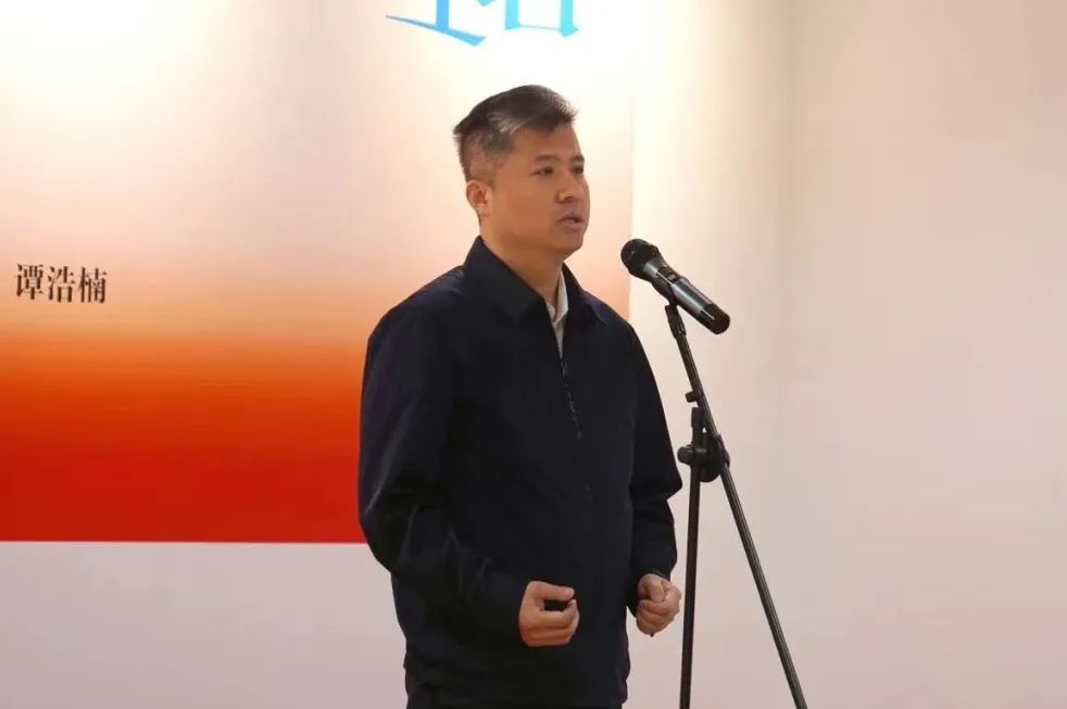 精英华唐艺术高中“唐美术馆”开展