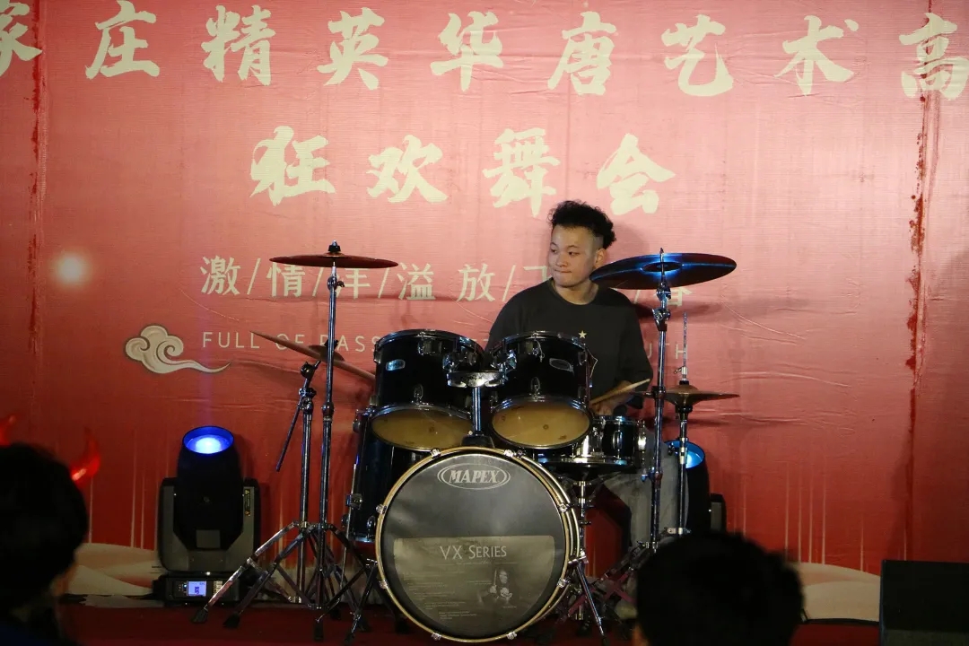 精英华唐艺术高中活动