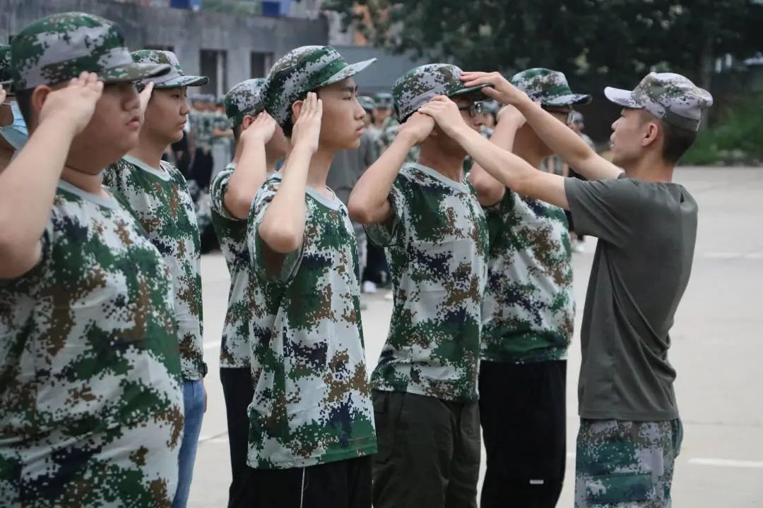 精英华唐艺术高中入学教育